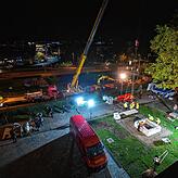 In der Nacht vom 26. auf den 27. Oktober wurden die vielen Statuen aufgestellt und miteinander verbunden.