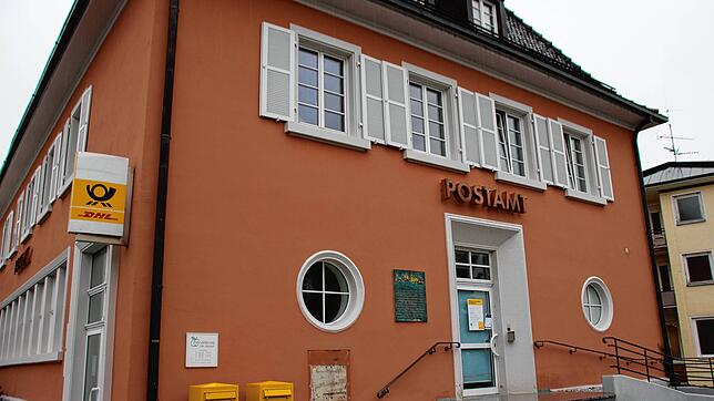 Im ehemaligen Stockacher Postamt gibt es nur noch eine Postfiliale. Die Postbank hat sich mit ihren Services vor Ort zurückgezogen. Auch ...