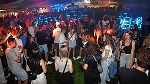 Bei den rund 800 Besuchern der Jubiläums-Party zum 60-jährigen Bestehen der Katholischen Landjugend zum Auftakt des Weinfests im ...