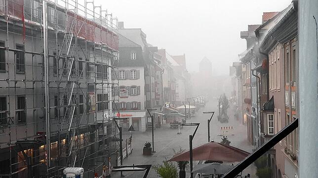 VS-Villingen in strömendem Regen: Viel besser wird&lsquo;s wohl nicht mit dem Wetter dieses Sommers.