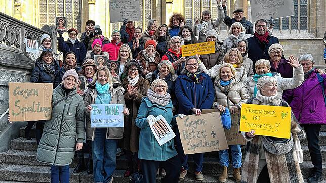 Frauen aus Überlingen machen sich stark für Demokratie – gegen Hetze und Spaltung.