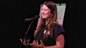 Marina Sigl ist Poetry-Slammerin. Die gebürtige Donaueschingerin hat schon beinahe 400 Bühnenauftritte absolviert.