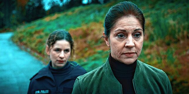 Schon in der Serie „Höllgrund“ waren Lou Strenger (links, als Tanja) und Ulrike C. Tscharre (als Moni) Kolleginnen.