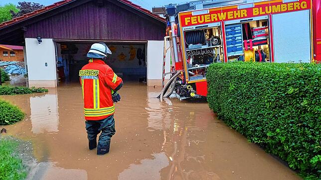 So schnell kann es gehen: Nach Starkregen kann ein Grundstück wie hier in Blumberg rasch unter Wasser stehen &ndash; doch wie kann ich ...
