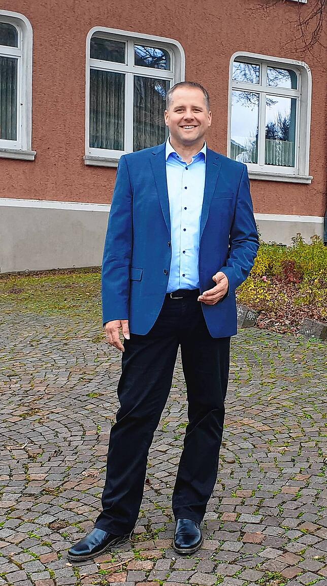 Christian Walter vor dem Sauldorfer Rathaus.