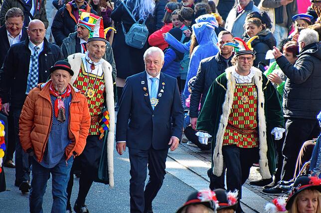 Bild 19: Bilder der Kriegsratszene, Entmachtung des Bürgermeisters und Umzug mit Wolfgang Kubicki in Stockach