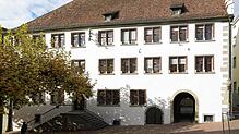 Ein Fall vor dem Amtsgericht Radolfzell wegen unerlaubten Entfernens vom Unfall warf die Frage auf, inwieweit Irrtum vor Strafe schützt.