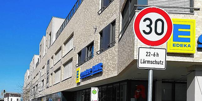 Bild 7: Wie lebt es sich in Konstanz? Besuch im Quartier auf dem Edeka-Einkaufszentrum &ndash; einem Dorf über den Dächern des Stadtteils Petershausen