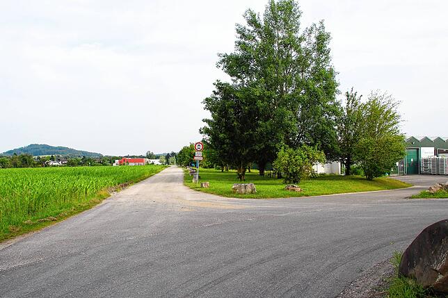 An dieser Stelle soll das vorgesehene weitere Baugebiet im Singener Stadtteil Beuren an der Aach enden. Am rechten Bildrand ist ein ...