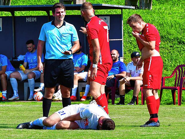 Bild 6: FC Erzingen bezwingt den FC Wallbach deutlich &ndash; und wir haben die Bilder!