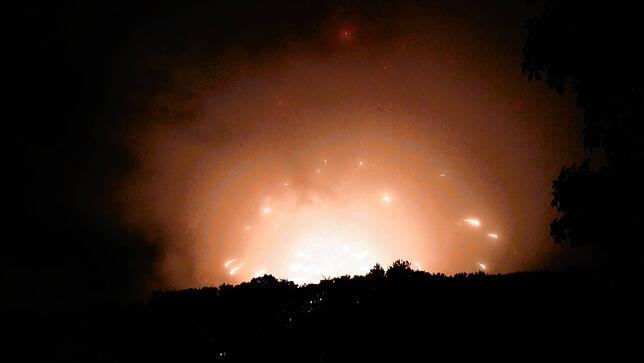 Bild 21: Waldshut: Großes Abschlussfeuerwerk auf der Chilbi 2025