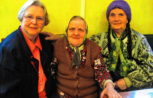 Doris Epple in ihrem Element: Auch 2007 besuchte sie St. Petersburg und andere Städte in Russland, wo ihre Stiftung arme Menschen ...