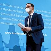 Bundesgesundheitsminister Jens Spahn (CDU) muss einen weiteren Dämpfer hinnehmen. Die Impfstrategie des Bundes steht damit auf der Kippe.