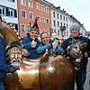 Die freuen sich auf die Straßenfasnacht auf der Marktstätte: Thomas Mazzardo von den Konstanzer Keilern, Mathias Trempa von den ...