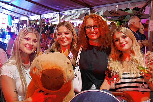 Bild 43: Die schönsten Bilder von der Schwyzertags-Ü30-Party