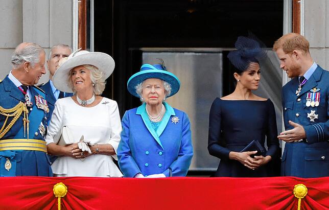 Bild 1: Endgültiger Rückzug: Harry und Meghan verlieren ihre letzten Ehrentitel und Ehrenämter
