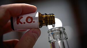 Es gibt viele Gerüchte und einen konkreten Verdacht auf K.-o.-Tropfen in Wehr-Öflingen (Symbolbild).