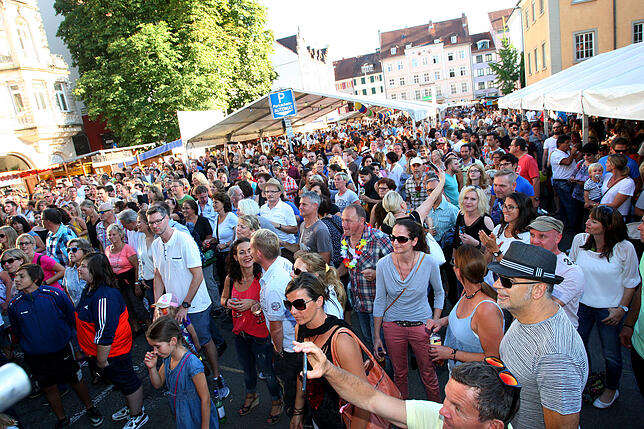 Zuweilen ging es beim Weinfest auf dem Stephansplatz eng zu. Jetzt wird erstmals die maximale Besucherzahl auf 8000 Personen beschränkt.