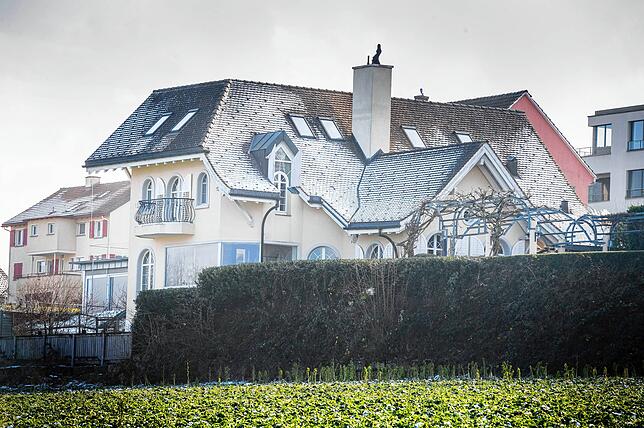 In dieser Villa in Scherzingen am Bodensee (Kanton Thurgau) lebte Jan Ullrich circa 13 Jahre mit seiner Familie. Hier ein Bild aus dem ...