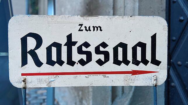(Archivbild) Wer wird künftig im Konstanzer Ratssaal Platz nehmen? Der SÜDKURIER hat zwei oder drei Kandidatinnen und Kandidaten der zur ...