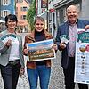 Sie freuen sich schon auf das große Weihnachtsgewinnspiel, das am Montag wieder in den Bad Säckinger Geschäften startet (von links): ...