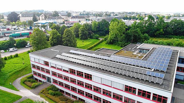 Auch die Anlage auf dem Fürstenberg-Gymnasium wird von einem externen Anbieter betrieben. Der Vertrag läuft noch bis 2030.