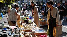 Zog viele Besucher an: Erstmals fand jetzt ein Flohmarkt in der Teggingerstraße während des Altstadtfestes statt.