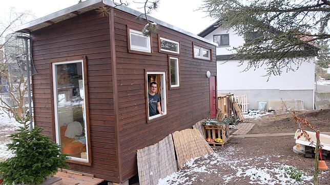 Etwas mehr als sechs Monate hat Kolja gebraucht, um das Familienhaus zu bauen. Im Jahr 2016 wurde er von der Baumarktkette Bauhaus zum ...