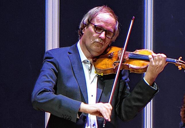 Der renommierte Geiger Eckart Lorenzen, der seit Langem in Tel Aviv lebt, kommt im April zu einem Konzert zurück in seine Heimatstadt ...