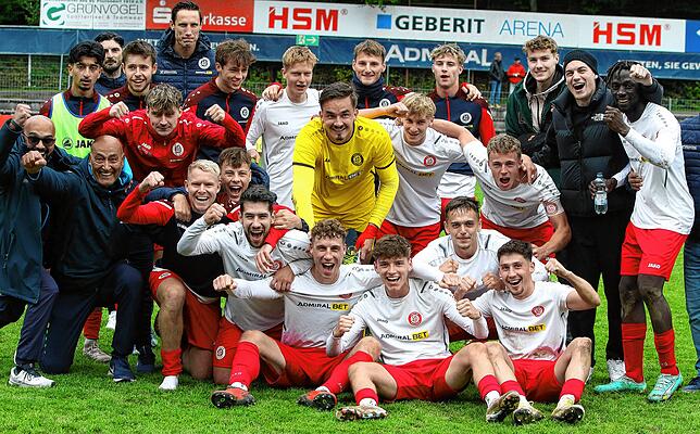 Bild 1: Der SC Pfullendorf besiegt FC Teningen mit 2:0! Wir haben die besten Bilder!