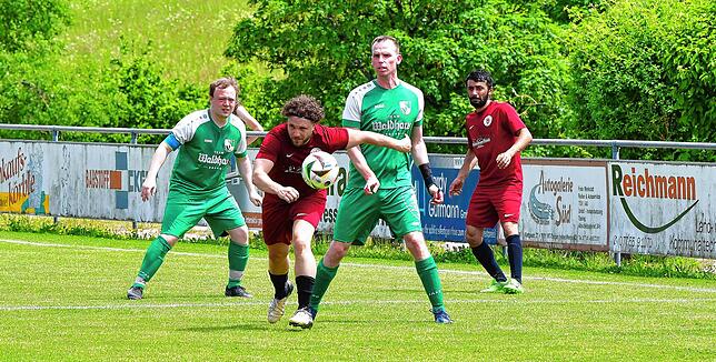 Bild 5: SV Waldhaus II gewinnt Kellerduell gegen DTFV Bad Säckingen mit 2:1 – und wir haben Fotos!