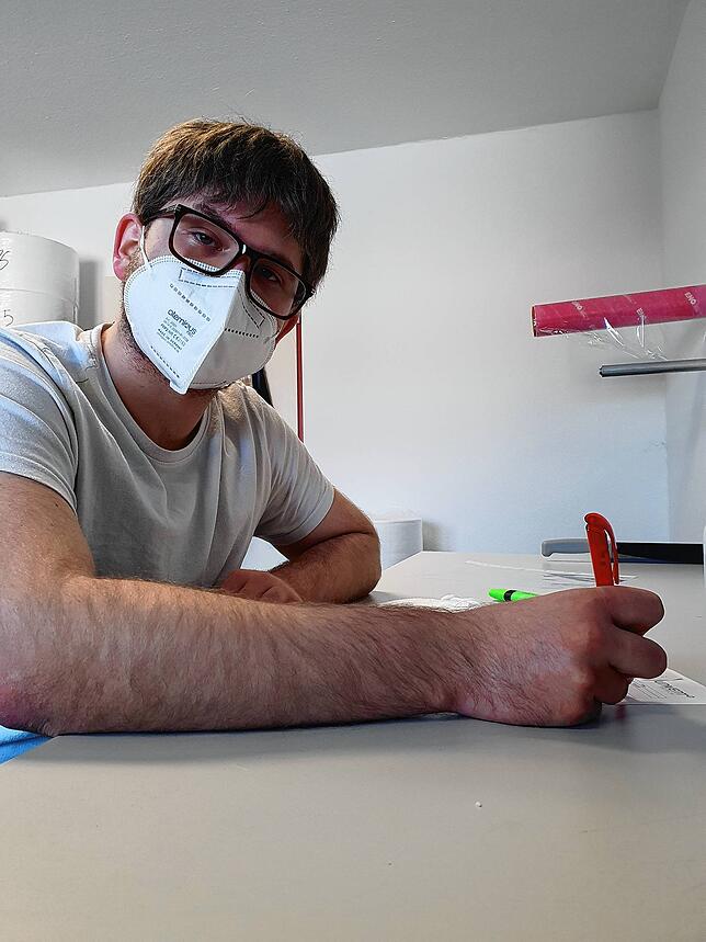 Bild 3: FFP2-Masken made in Schwenningen: Ein Blick in die Produktionshallen des Maskenherstellers Univent Medical