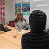 Die 26-jährige Najra hat im Mehrgenerationenhaus ein Team gefunden, das sie durch die schwierige Zeit begleitet, hier ist sie im ...