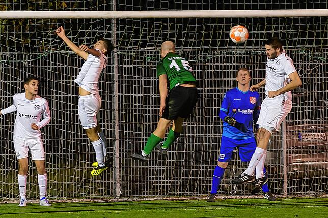 Bild 3: SV Herten muss mit 2:2 gegen FC Schönau zufrieden sein &ndash; und wir haben Bilder!