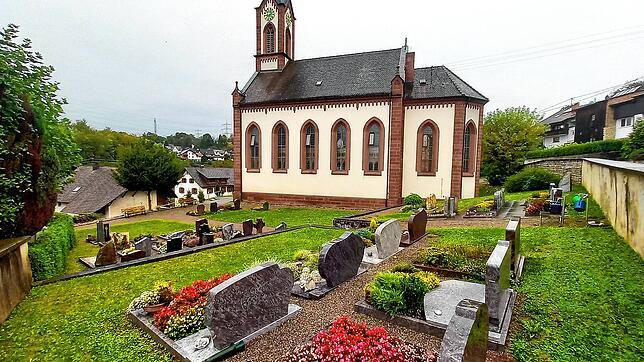 Die Neugestaltung des Friedhofs ist den Dossenbachern wichtig. Doch auch das wird eine Frage der Finanzen. Bild: Steinfelder