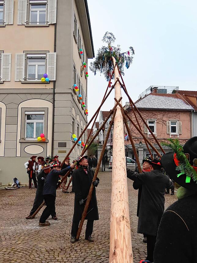 Chlosterhöfer Wälder stellen am Samstag den Narrenbaum. Damit beginnt offiziell die närrische Zeit in Wehr.
