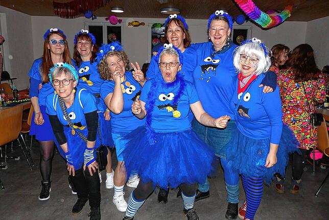 Bild 22: Wiiberfasnet 2025: Die besten Bilder der Hü-Ri-Frauen in Hürrlingen – Ein aufregendes Spektakel!