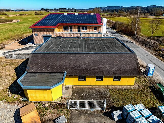 Das neue Wasserwerk in den Bad Dürrheimer Schabelwiesen an der alten Bundesstraße.
