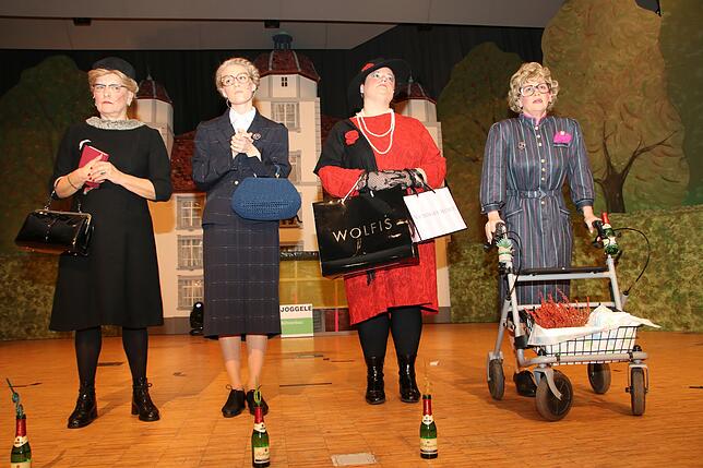 Ansteckend: Die neue Formation der Altstadtschnallen (von links) Karina Weiß, Sophia Bührer, Jessica Zimara und Heike Bengs.