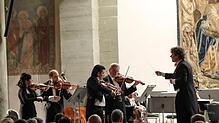 Nach vier Wochen unter dem Gefrierpunkt kann ein bisschen Temperament nicht schaden: Mit einer schwungvollen Interpretation von Mozarts ...