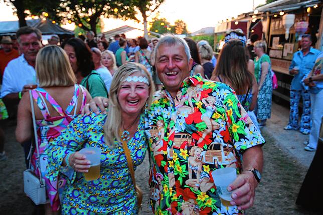 Bild 1: Schlagerparty mit Papi&lsquo;s Pumpels im Überlinger Uferpark