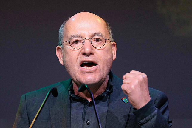 Gregor Gysi ist bekannt für energische Ansprachen – das Foto zeigt ihn im Februar 2025 in Berlin.