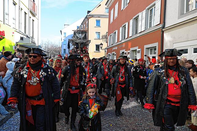 Bild 2: Konstanzer Fasnachtsumzug 2025: "Ho Narro!" hallt durch die Gassen