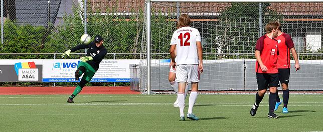 Bild 1: FC Schönau siegt in letzter Minute mit 3:2 gegen den FC Hochrhein &ndash; und wir haben die Bilder!