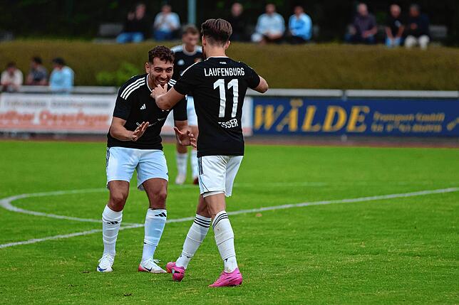 Bild 1: SV 08 Laufenburg besiegt den SV Weil im Halbfinale des Grieshaber-Cups mit 3:2 – wir haben Fotos!
