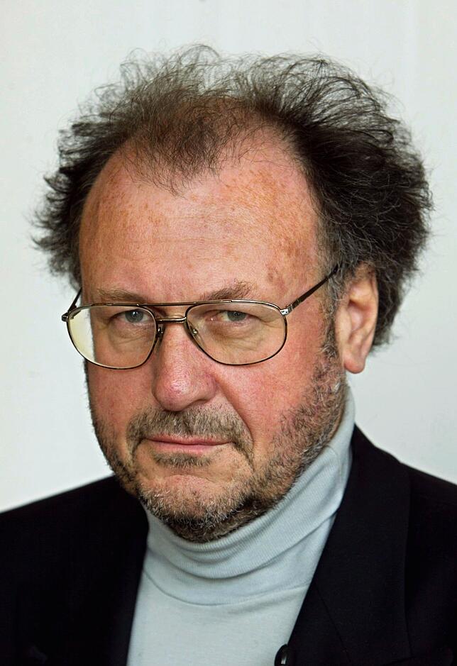 Jürgen Wertheimer wurde 1947 in München geboren. Der Tübinger Literaturwissenschaftler ist davon überzeugt, dass Literatur Krisen ...
