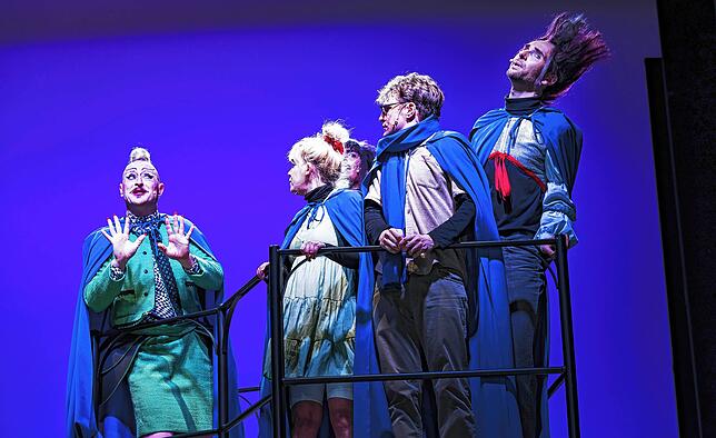 Lady McFisto (Patrick O. Beck), Bibi (Sarah Siri Lee König), Manfred (Mark Harvey Mühlemann), Heinrich (Julius Engelbach) und Joy (Jonas ...