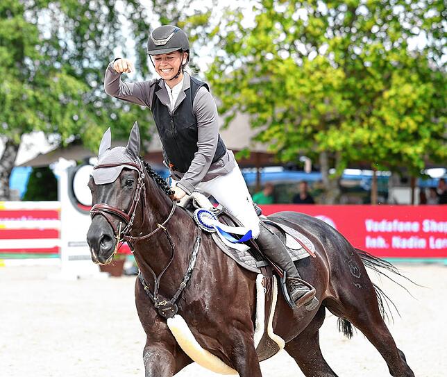 Milena Schneider vom Reitzentrum Frese wird Zweitplatzierte im Donau Cup.