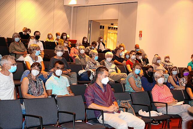 Das Interesse an der Podiumsdiskussion zur Flüchtlingspolitik im Milchwerk war groß. Viele der Besucher engagieren sich ehrenamtlich als ...