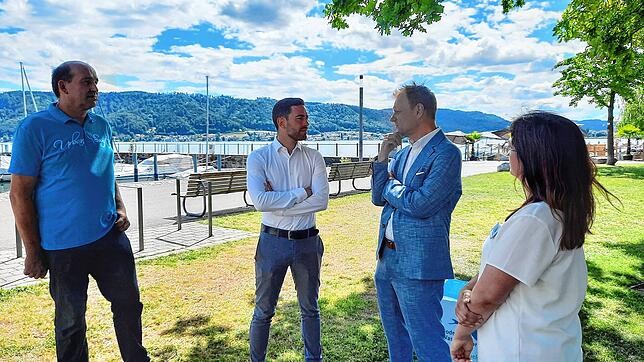 Im Gespräch im Juli in Ludwigshafen über die Pläne der Bodensee-Wasserversorgung und Sorgen der Einwohner (von links): CDU-Gemeinderat ...